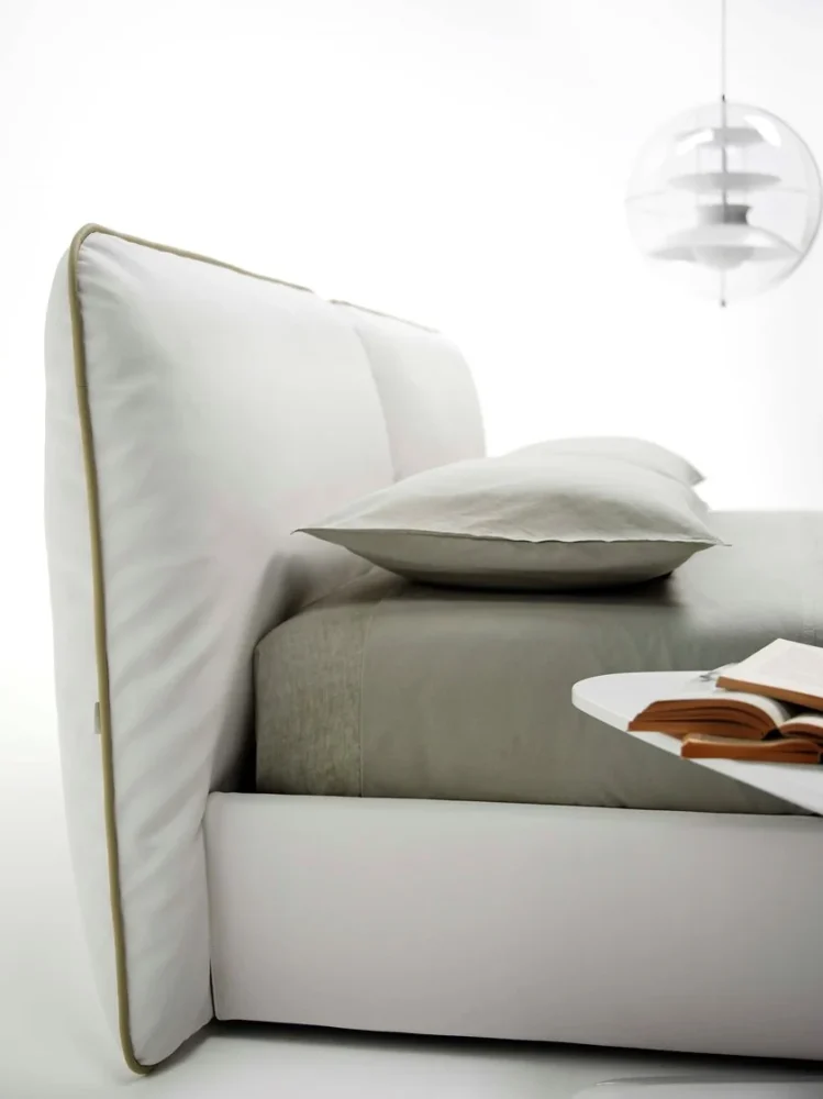 Bed with fabric R0112