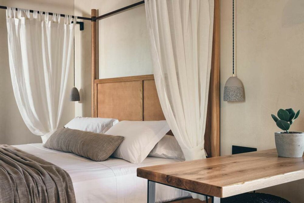 Κρεβάτι ξύλινο  με ουρανό SK008